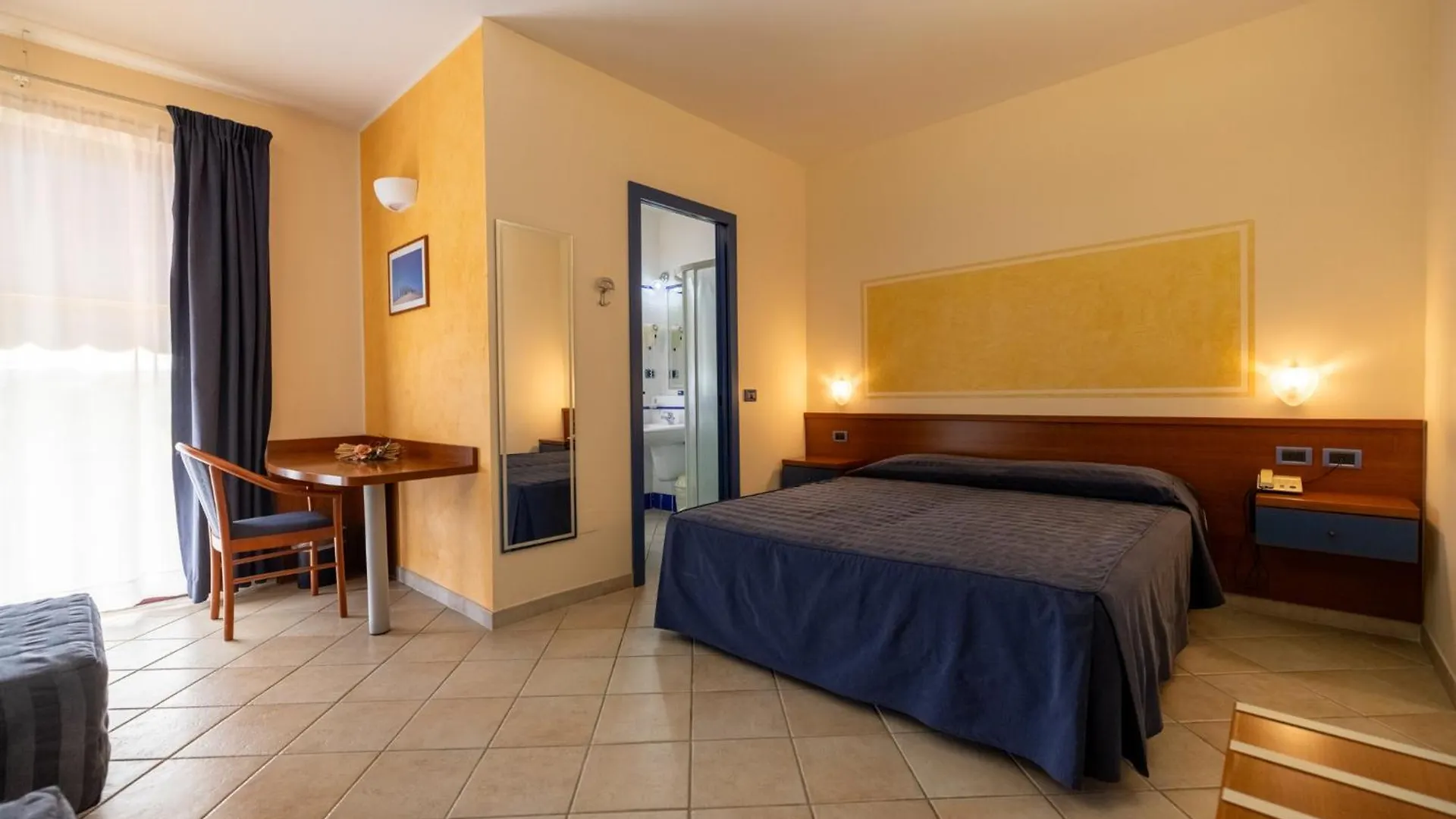 Hotel 1000 Miglia Monteroni dʼArbia 3*,  Italien